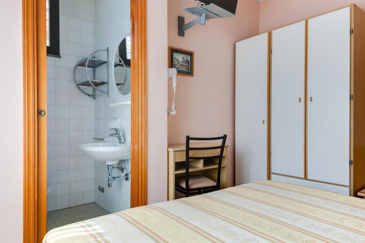Hotel Sorriso Rimini Buitenkant foto