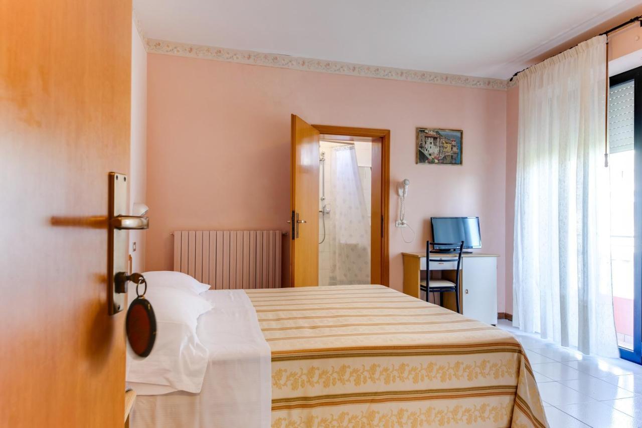 Hotel Sorriso Rimini Buitenkant foto