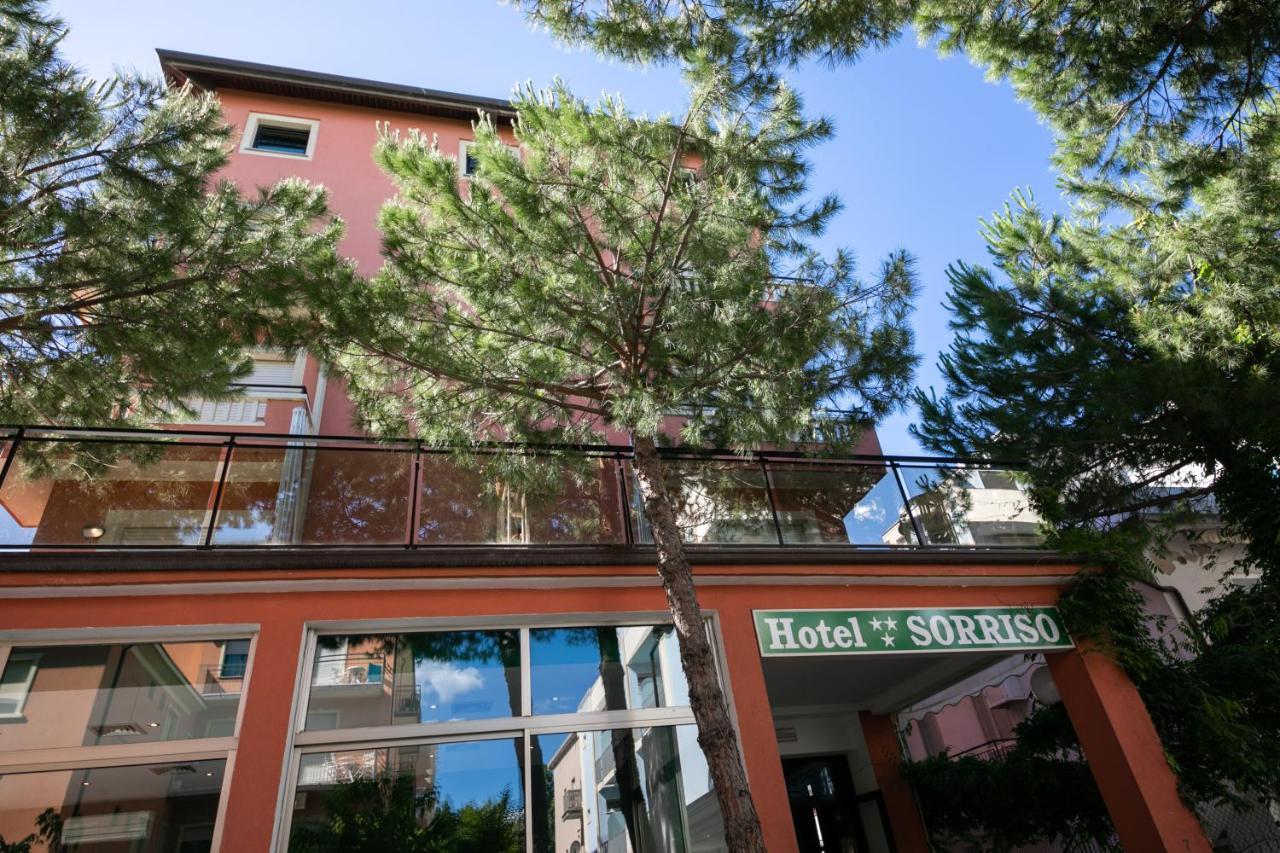 Hotel Sorriso Rimini Buitenkant foto